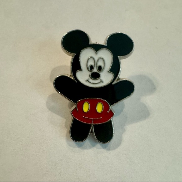 Disney Pin - 2009 Mickey Mouse Character Pop Art - Picture 3 of 8